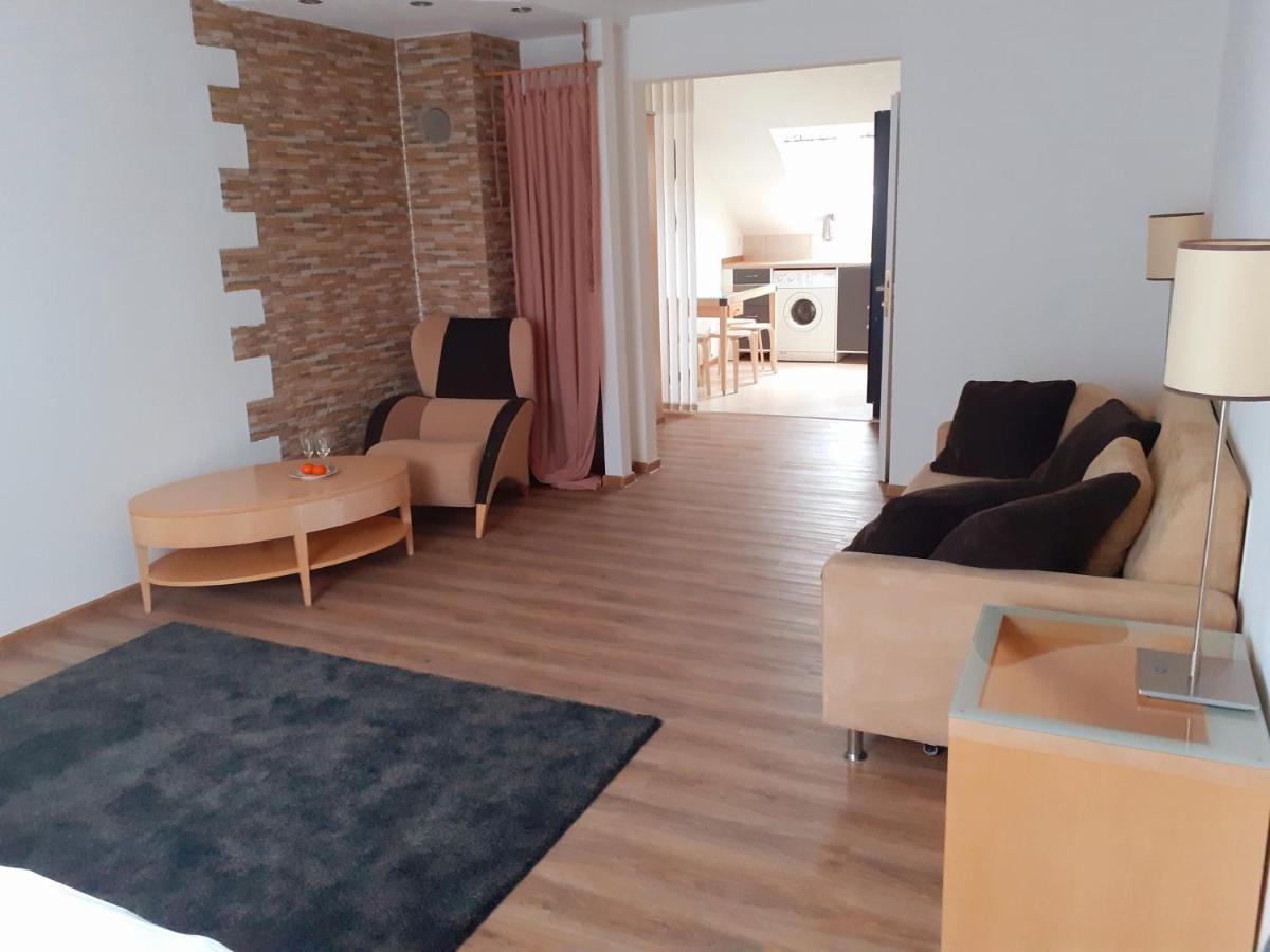Apartment City Metzingen ロイトリンゲン エクステリア 写真